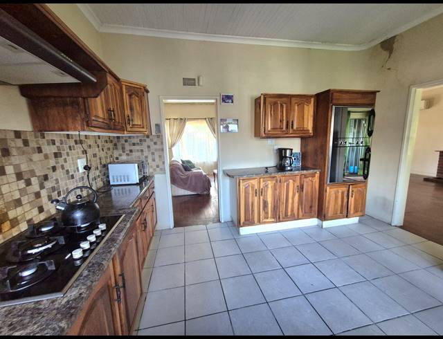 3 BEDROOM HOUSE TO LET IN BRENTHURST